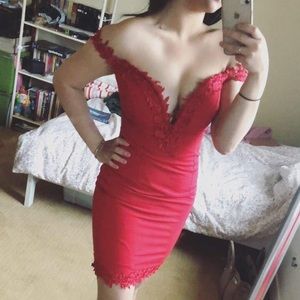 Sexy dress! Red padded and beautiful neckline
